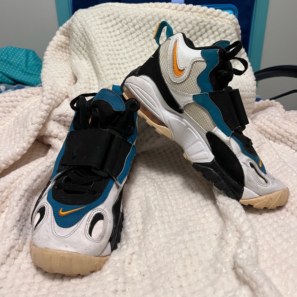 Nike Air Max Speed Turf “Dan Marino” edition